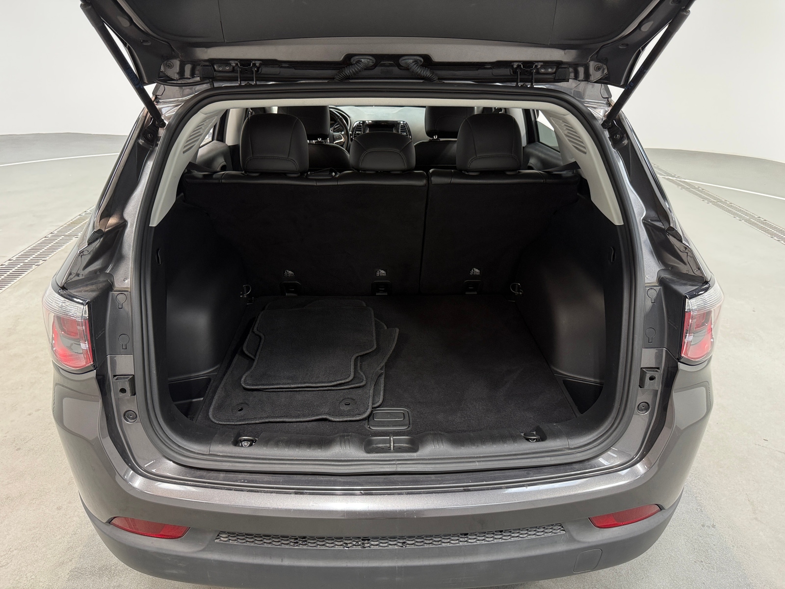 Thumbnail: 2020 Jeep Compass - 7