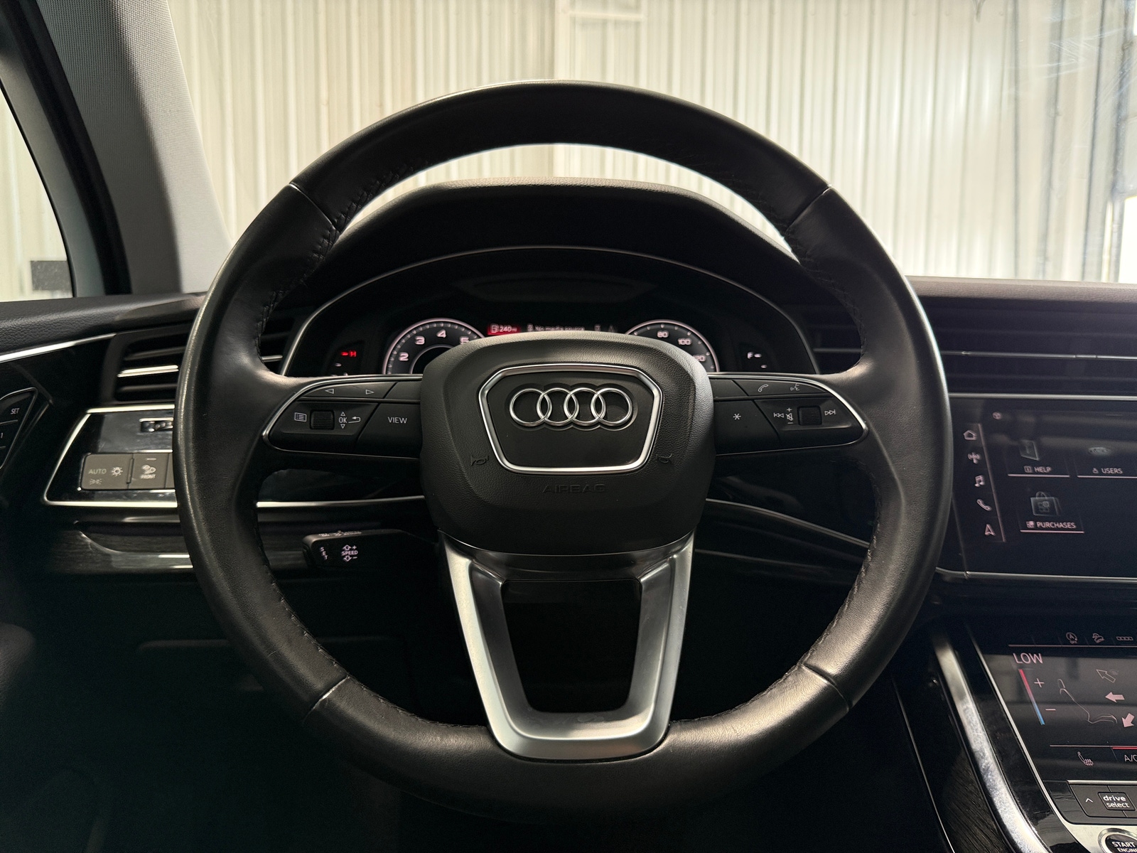Thumbnail: 2022 Audi Q7 - 4
