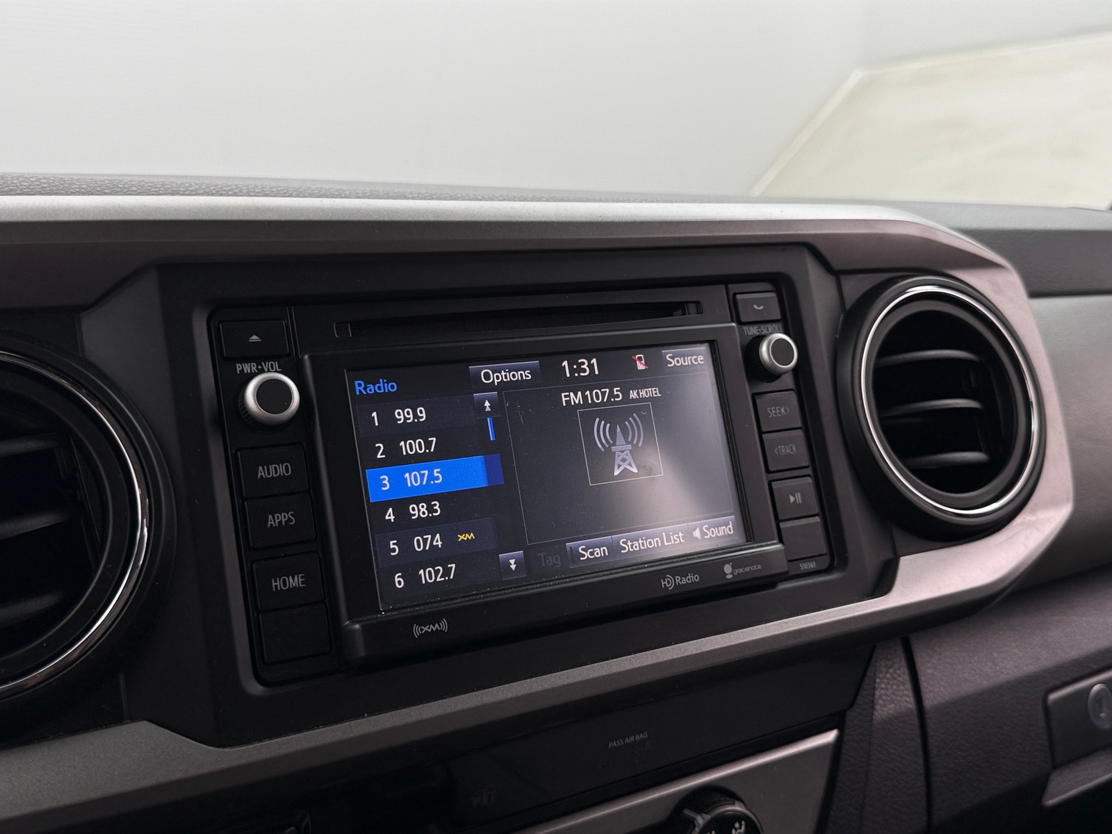 Thumbnail: 2018 Toyota Tacoma - 4
