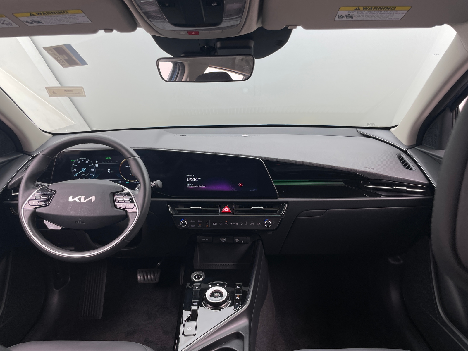 Thumbnail: 2024 Kia Niro - 3