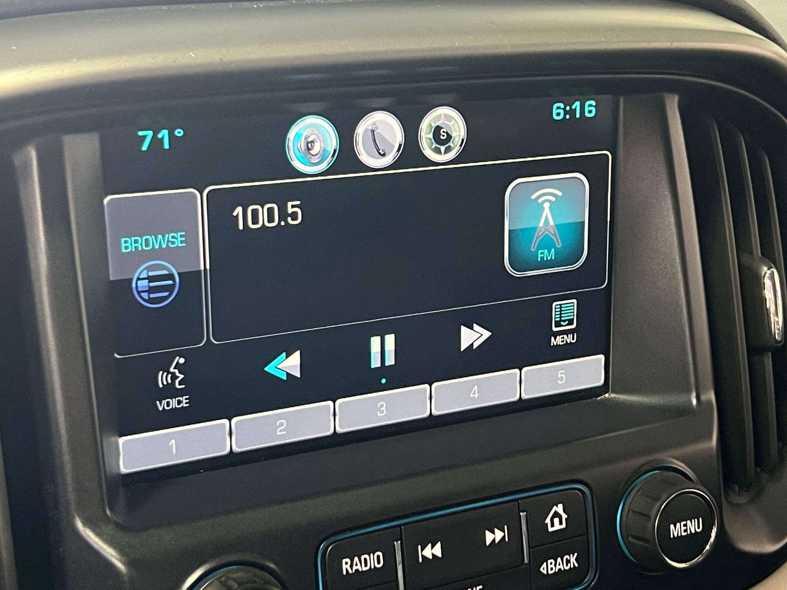 Thumbnail: 2015 Chevrolet Colorado - 4