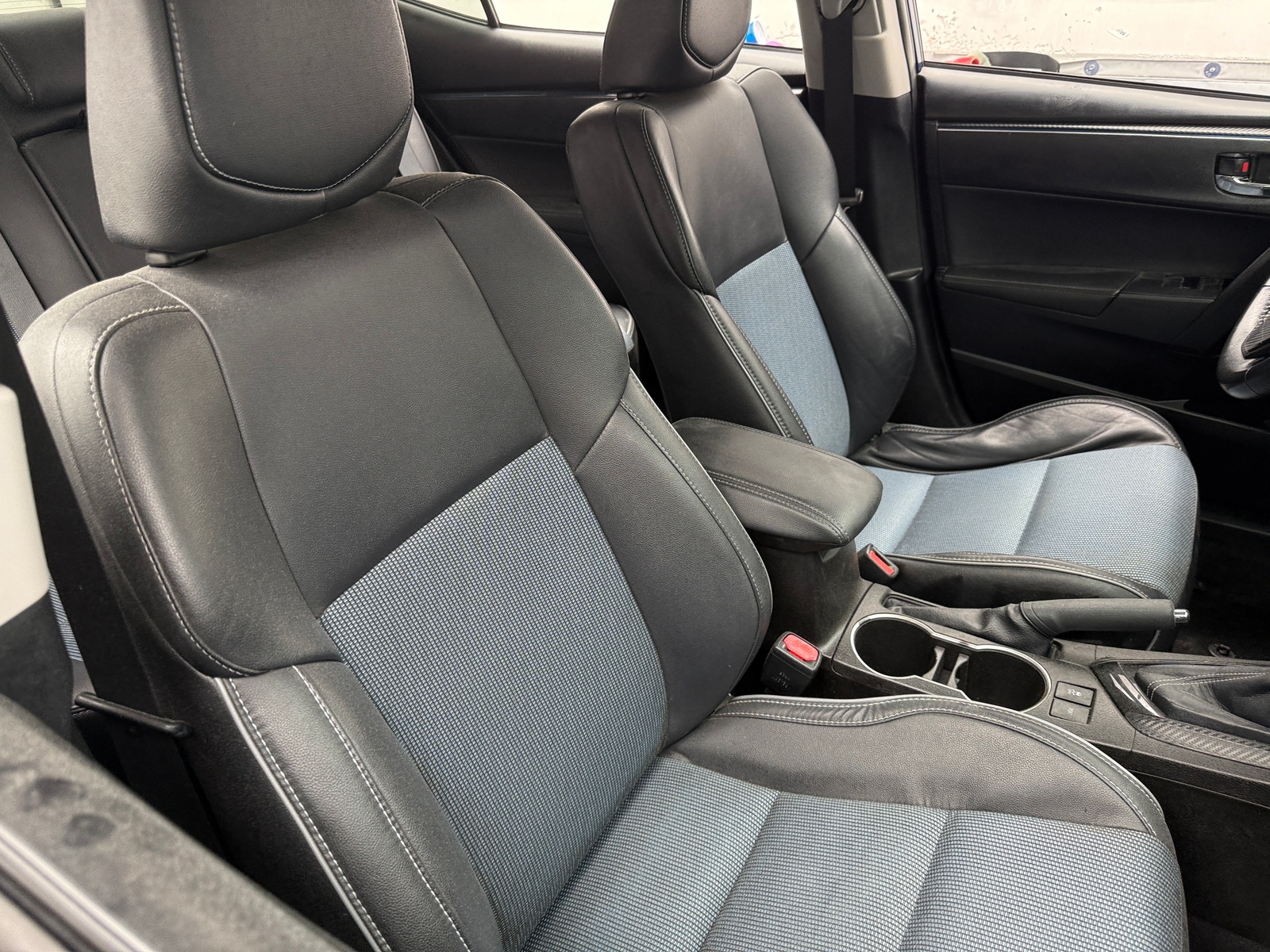 Thumbnail: 2016 Toyota Corolla - 2