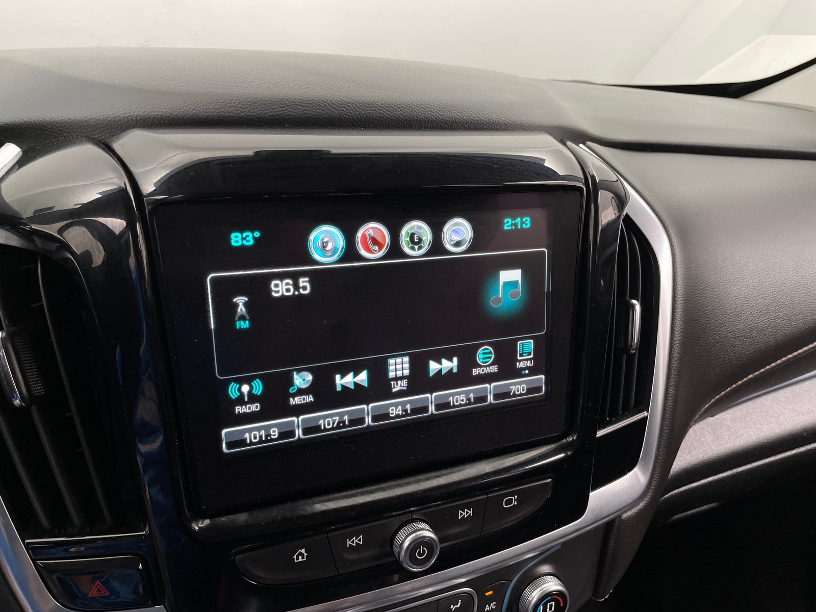 Thumbnail: 2019 Chevrolet Traverse - 3