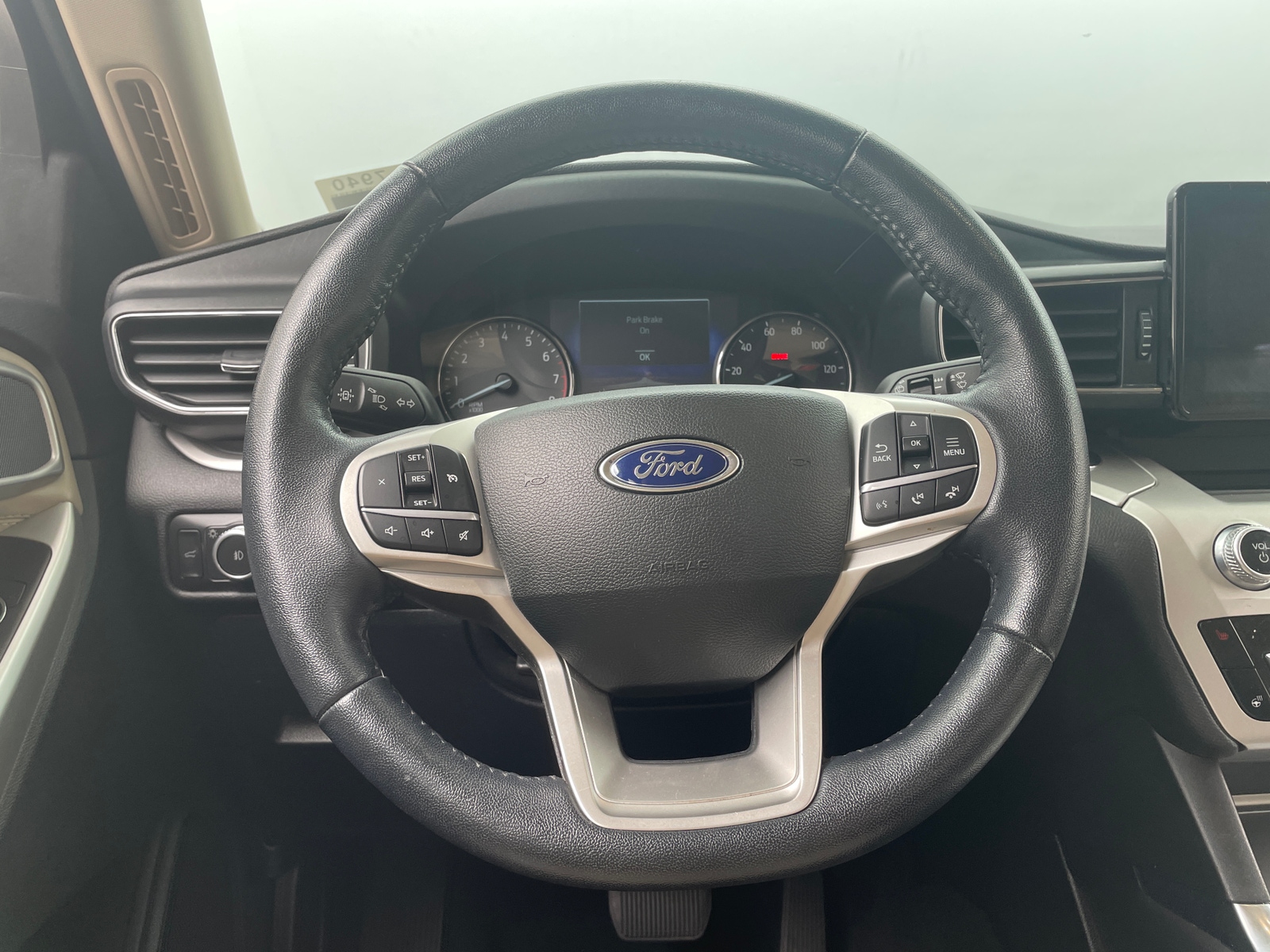 Thumbnail: 2022 Ford Explorer - 5