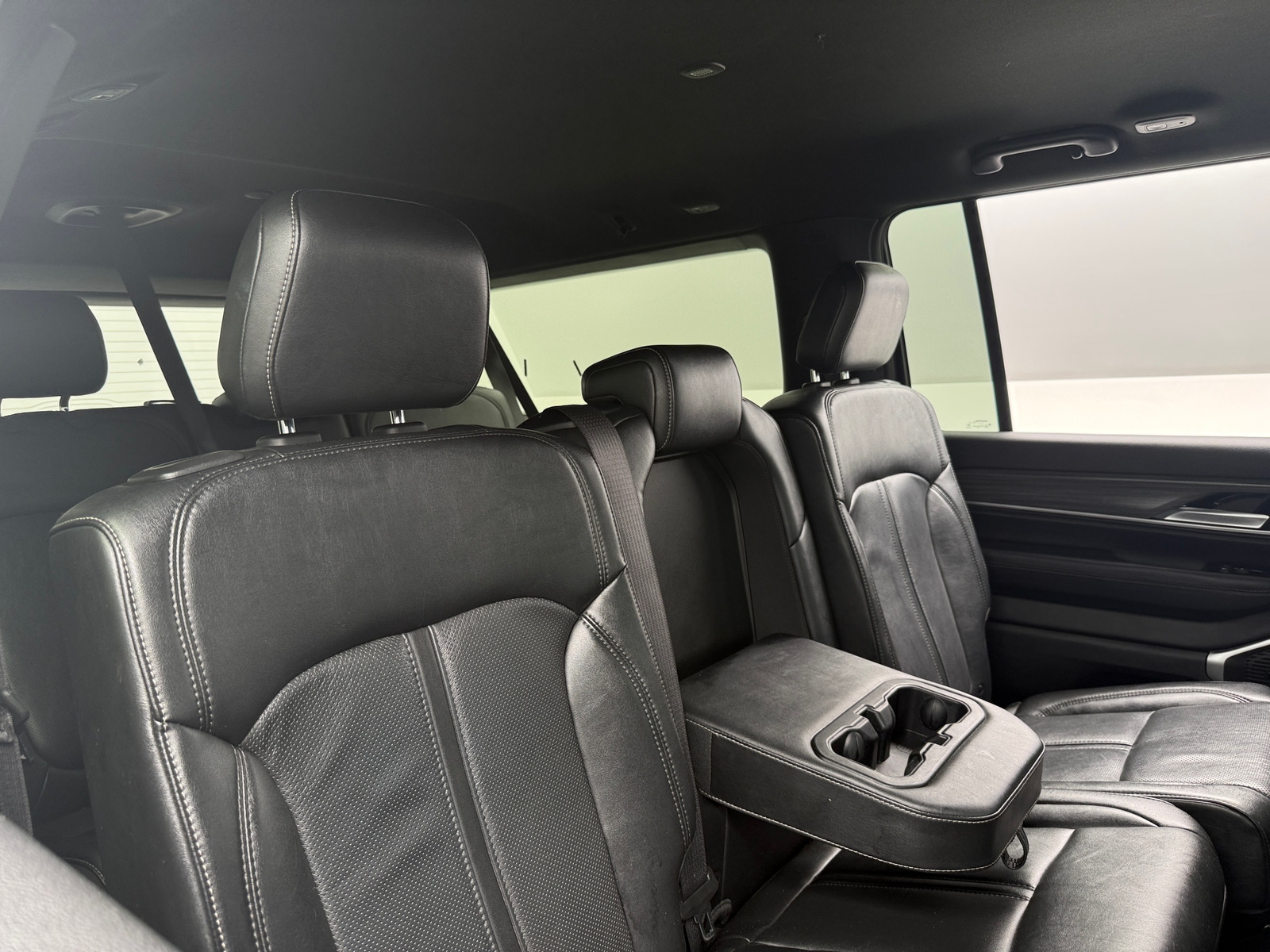 Thumbnail: 2023 Jeep Wagoneer - 5