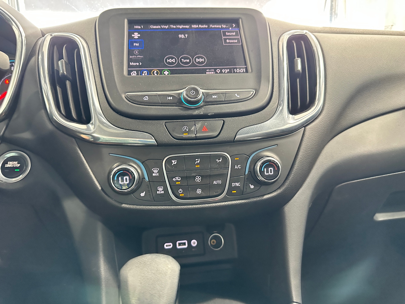Thumbnail: 2023 Chevrolet Equinox - 4