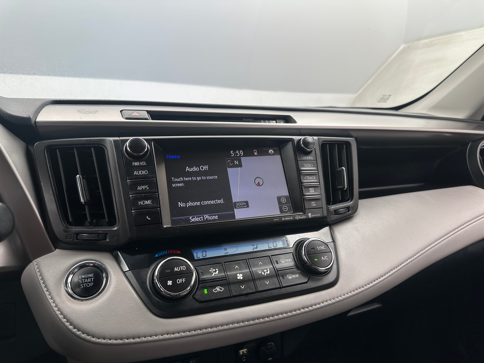 Thumbnail: 2018 Toyota RAV4 - 3