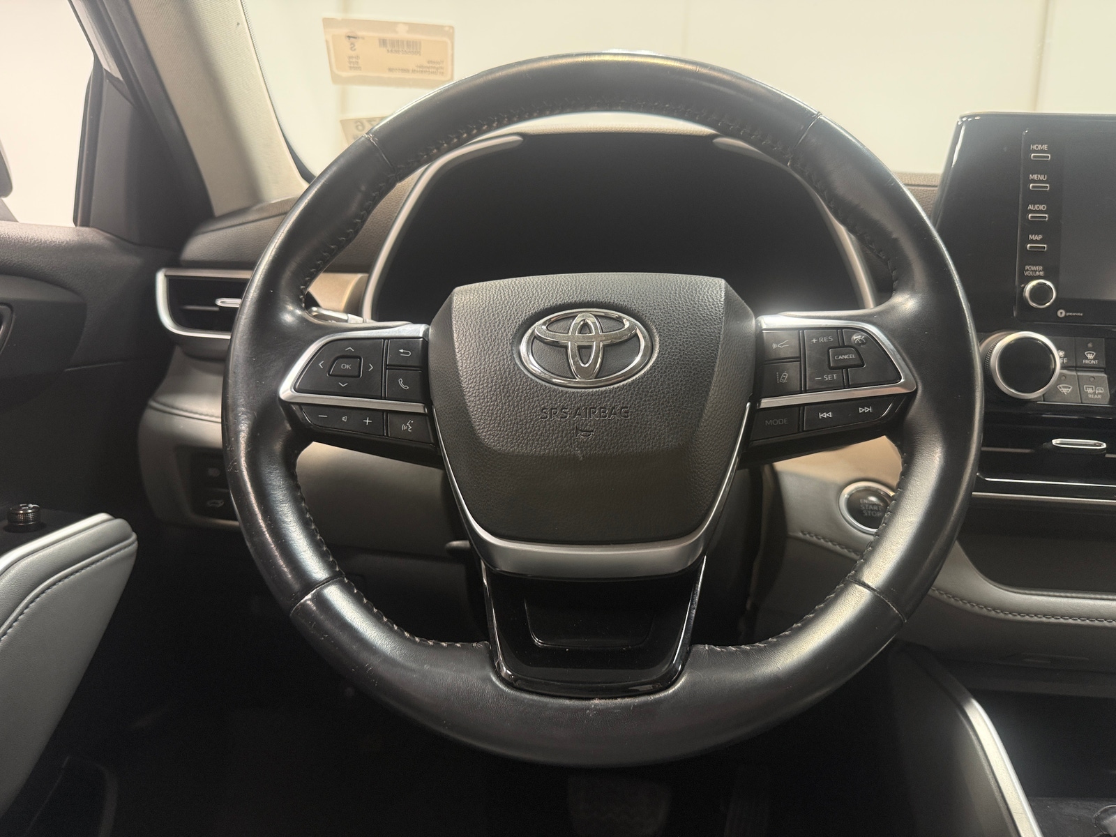 Thumbnail: 2020 Toyota Highlander - 4