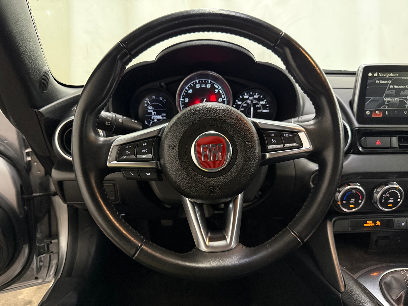 Thumbnail: 2017 Fiat 124 Spider - 4
