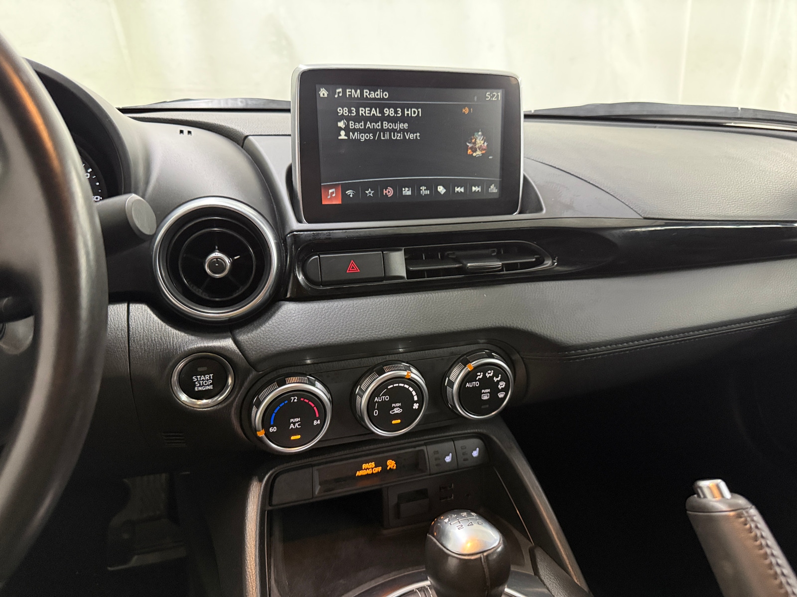 Thumbnail: 2017 Fiat 124 Spider - 3