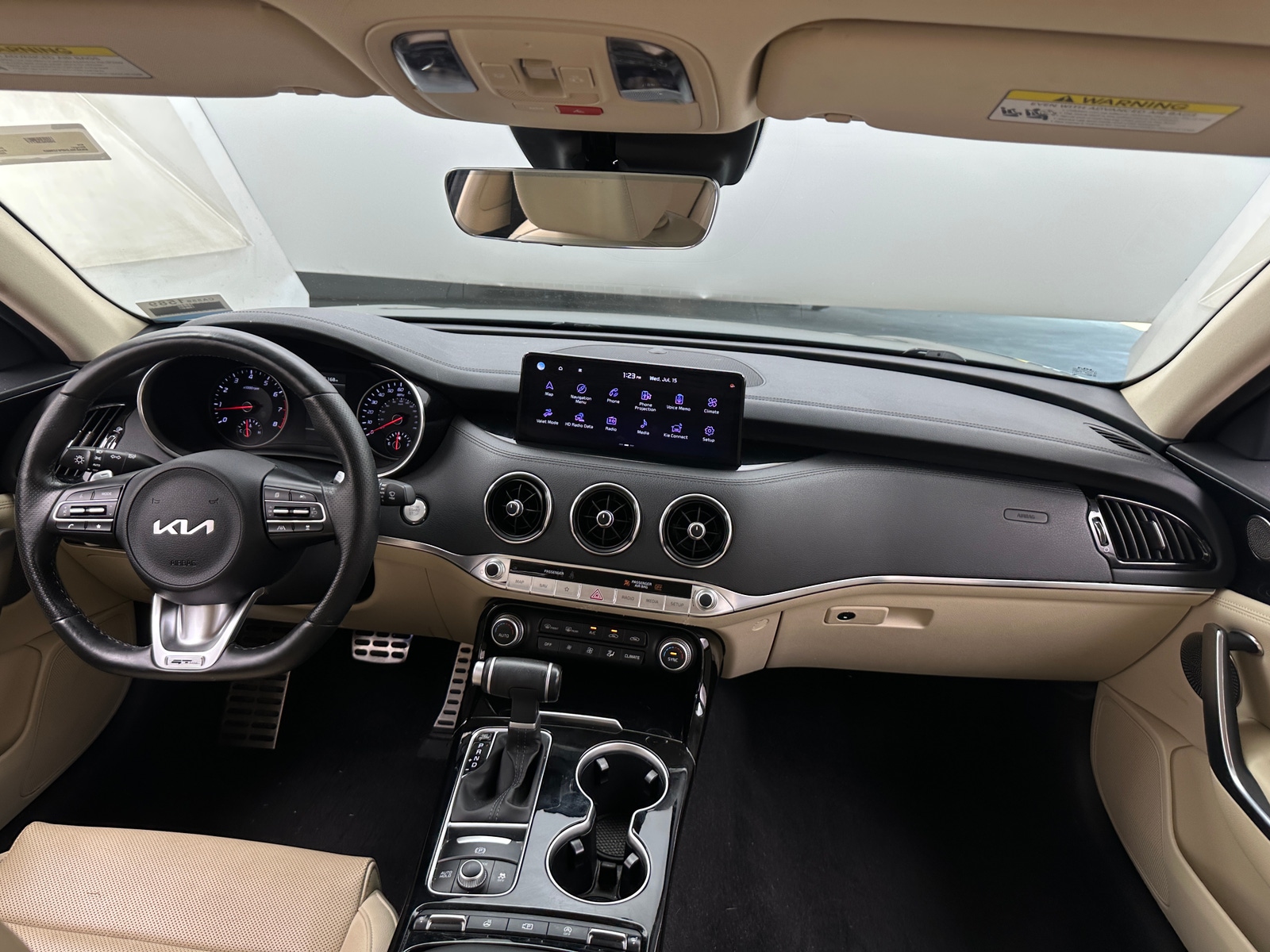 Thumbnail: 2023 Kia Stinger - 3