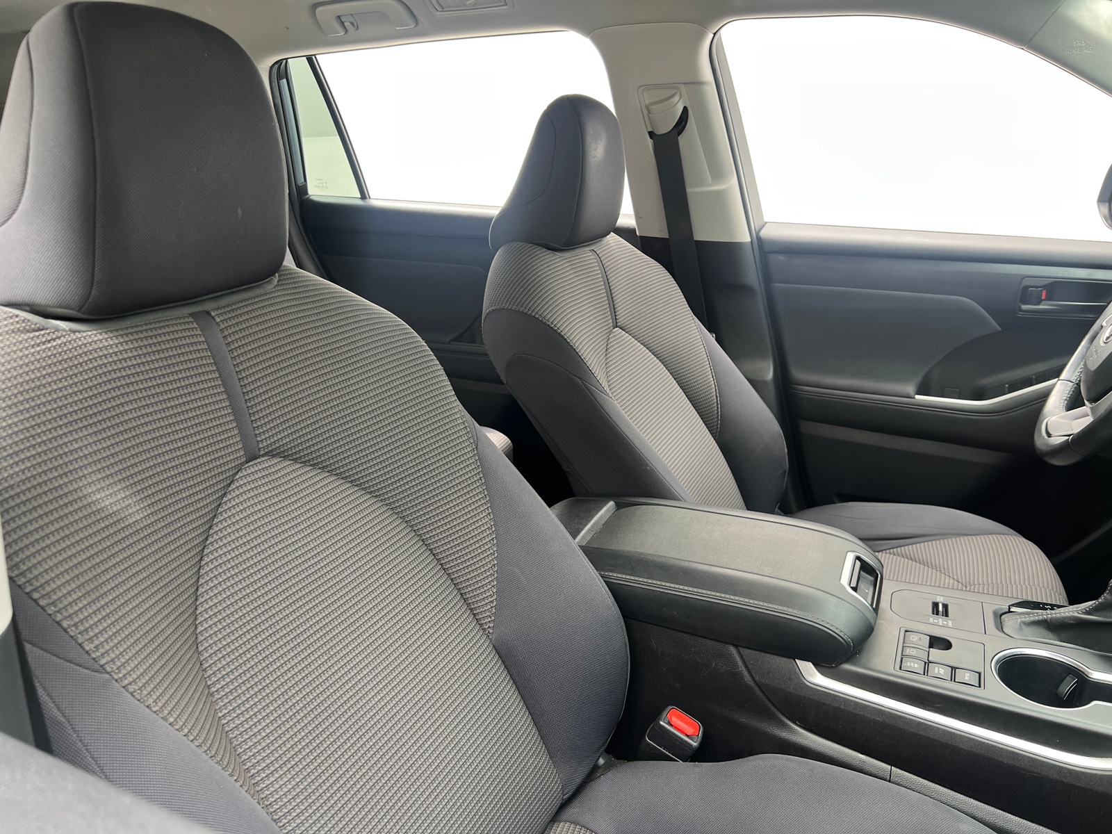 Thumbnail: 2023 Toyota Highlander - 2