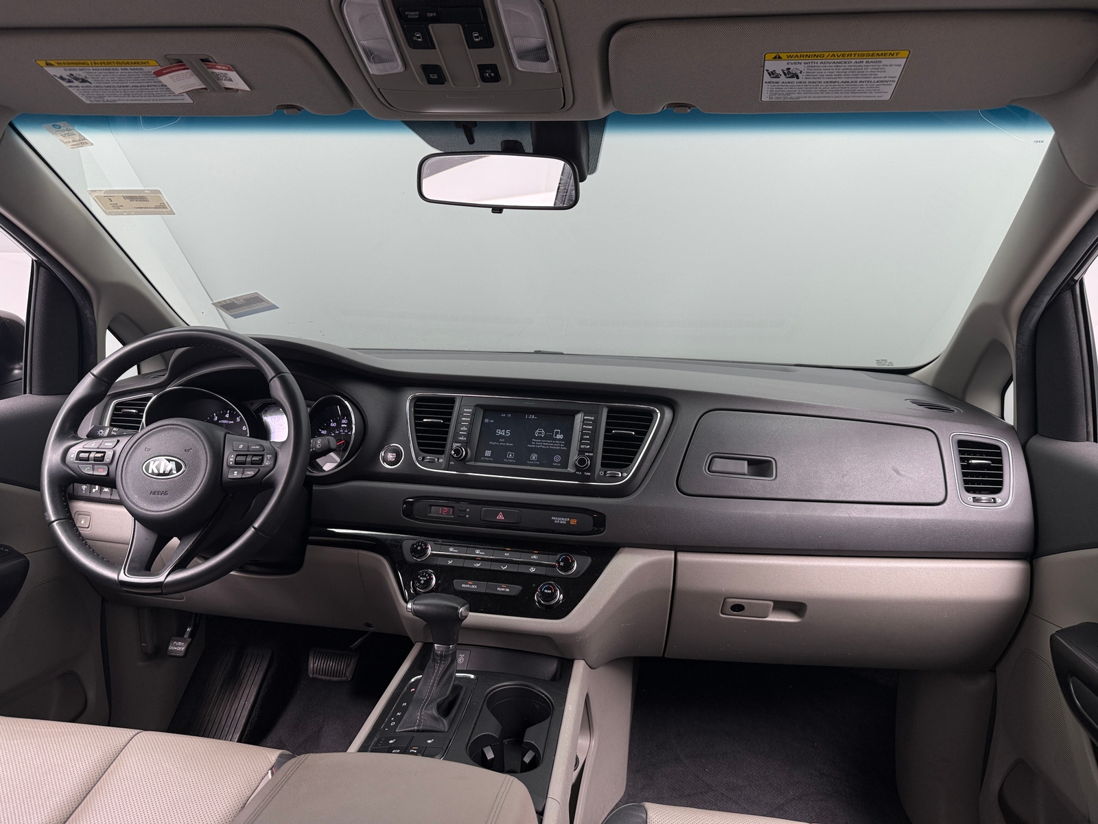 Thumbnail: 2017 Kia Sedona - 3
