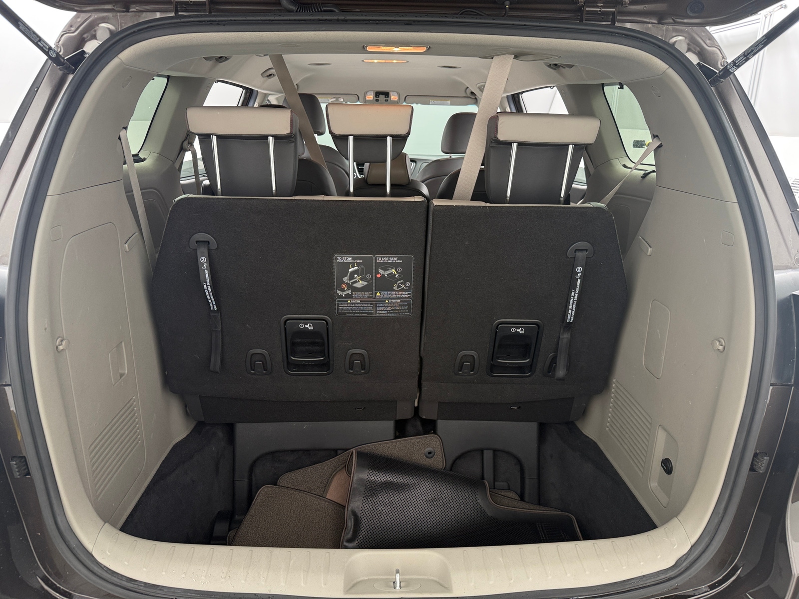 Thumbnail: 2017 Kia Sedona - 7