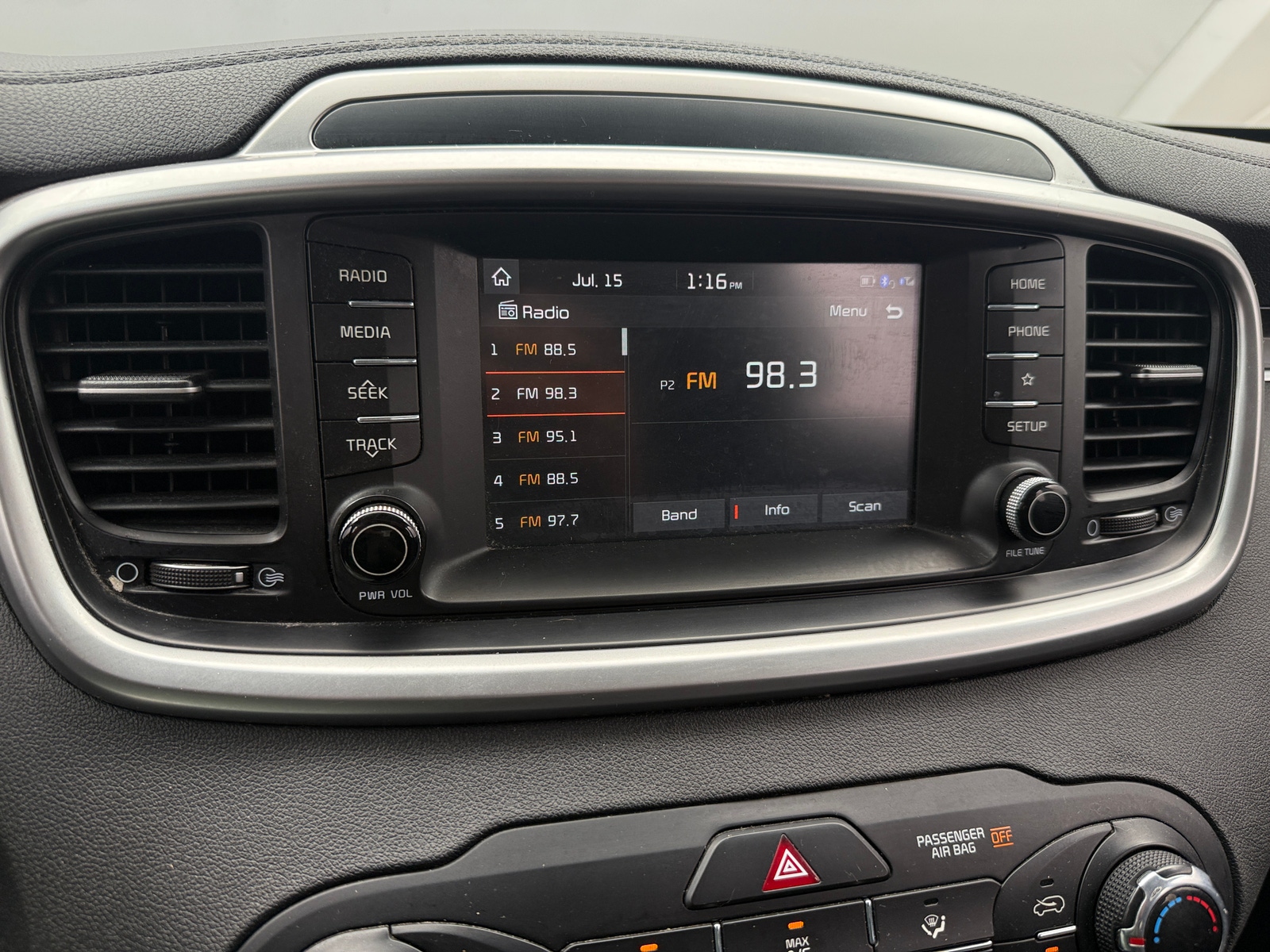 Thumbnail: 2019 Kia Sorento - 4