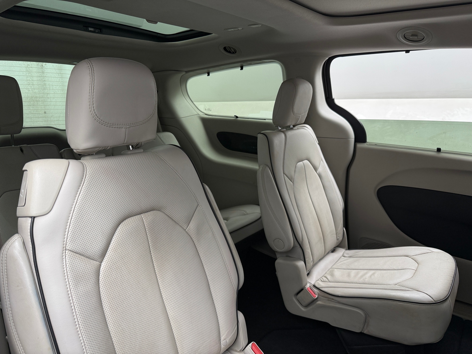 Thumbnail: 2021 Chrysler Pacifica - 5