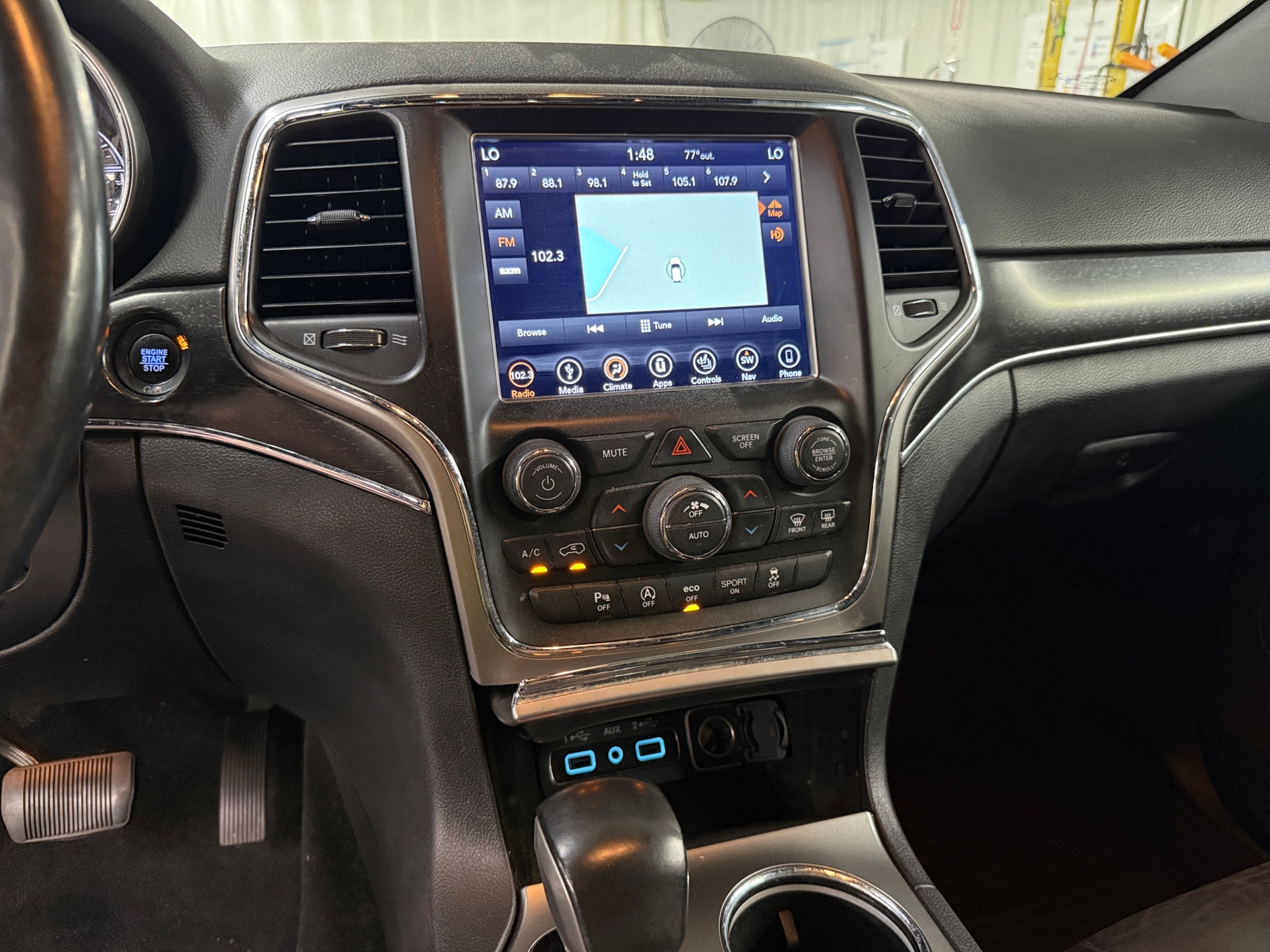 Thumbnail: 2018 Jeep Grand Cherokee - 3