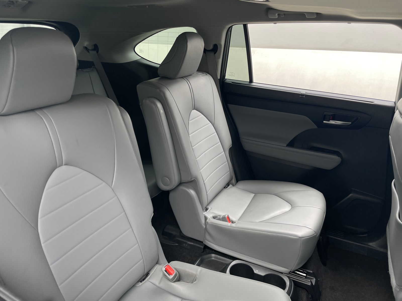 Thumbnail: 2023 Toyota Highlander - 5