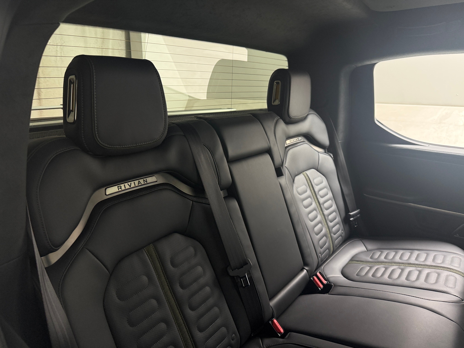 Thumbnail: 2022 Rivian R1T - 5