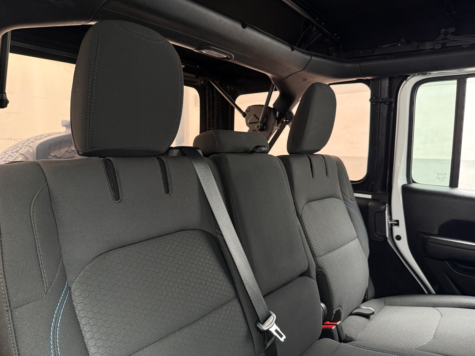 Thumbnail: 2022 Jeep Wrangler - 6