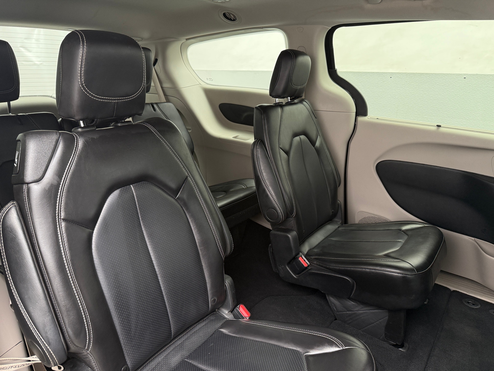 Thumbnail: 2023 Chrysler Pacifica - 5