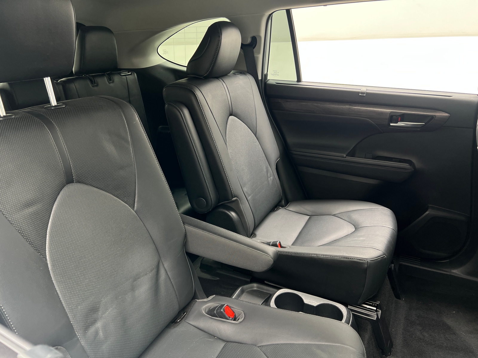 Thumbnail: 2020 Toyota Highlander - 5