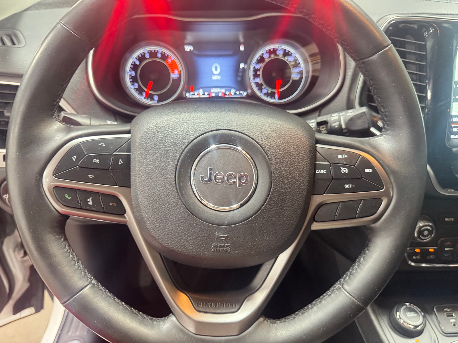 Thumbnail: 2019 Jeep Cherokee - 4