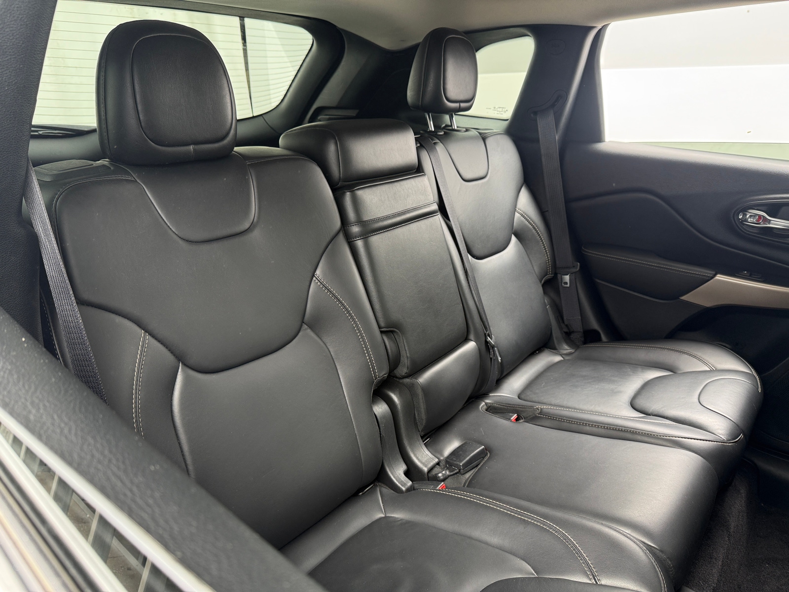 Thumbnail: 2017 Jeep Cherokee - 5