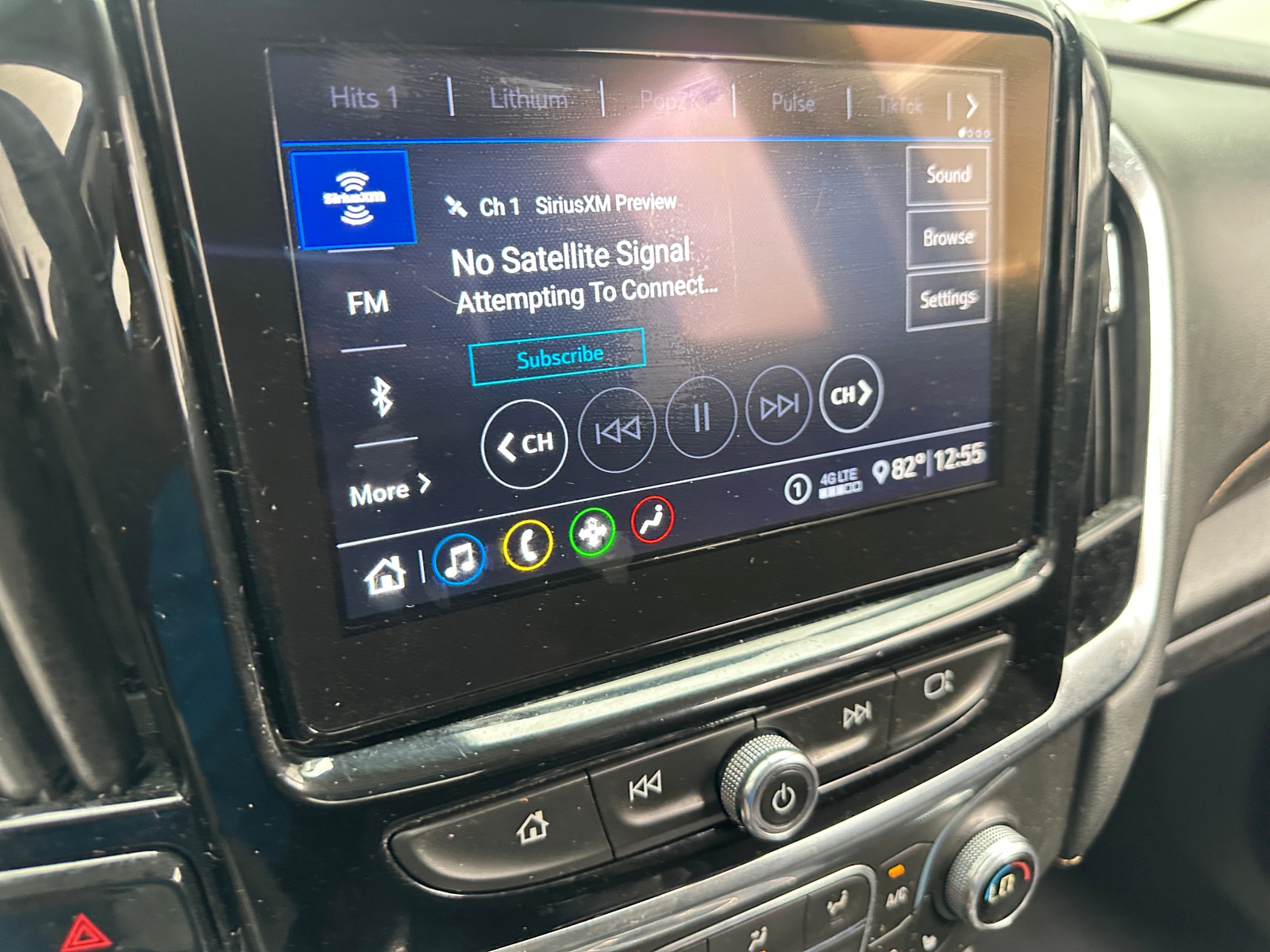 Thumbnail: 2021 Chevrolet Traverse - 4