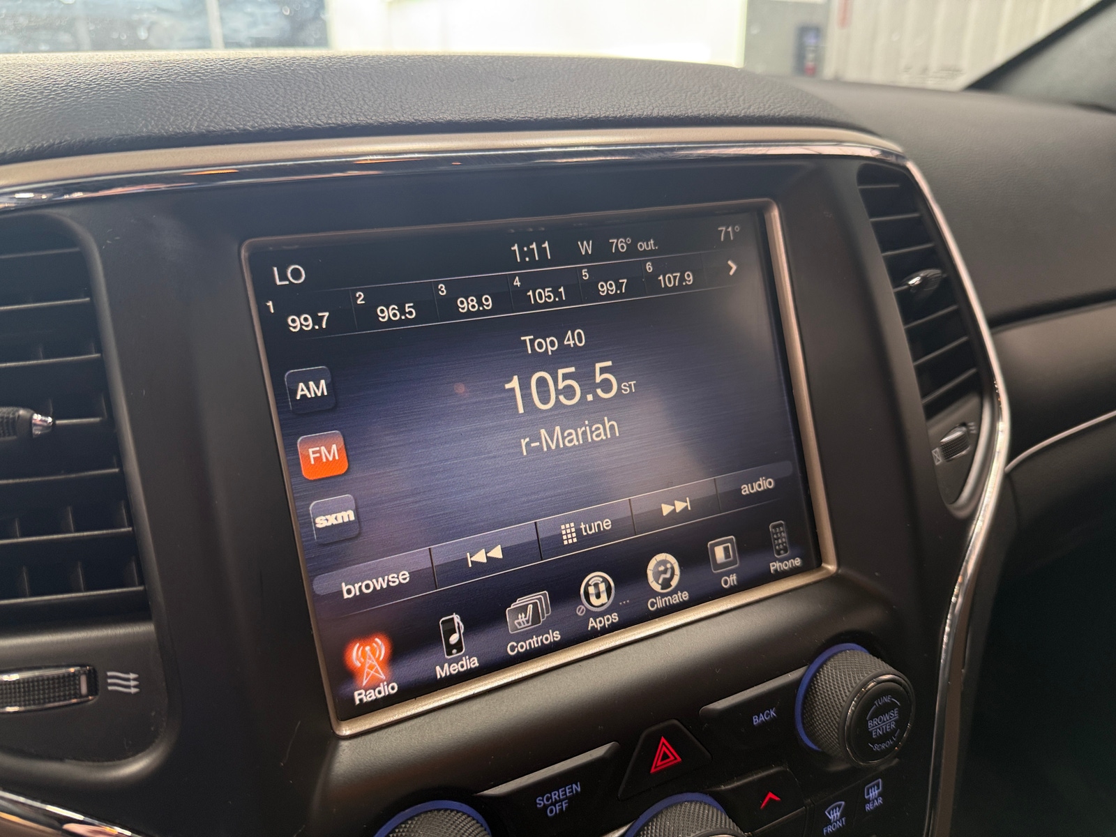 Thumbnail: 2017 Jeep Grand Cherokee - 3