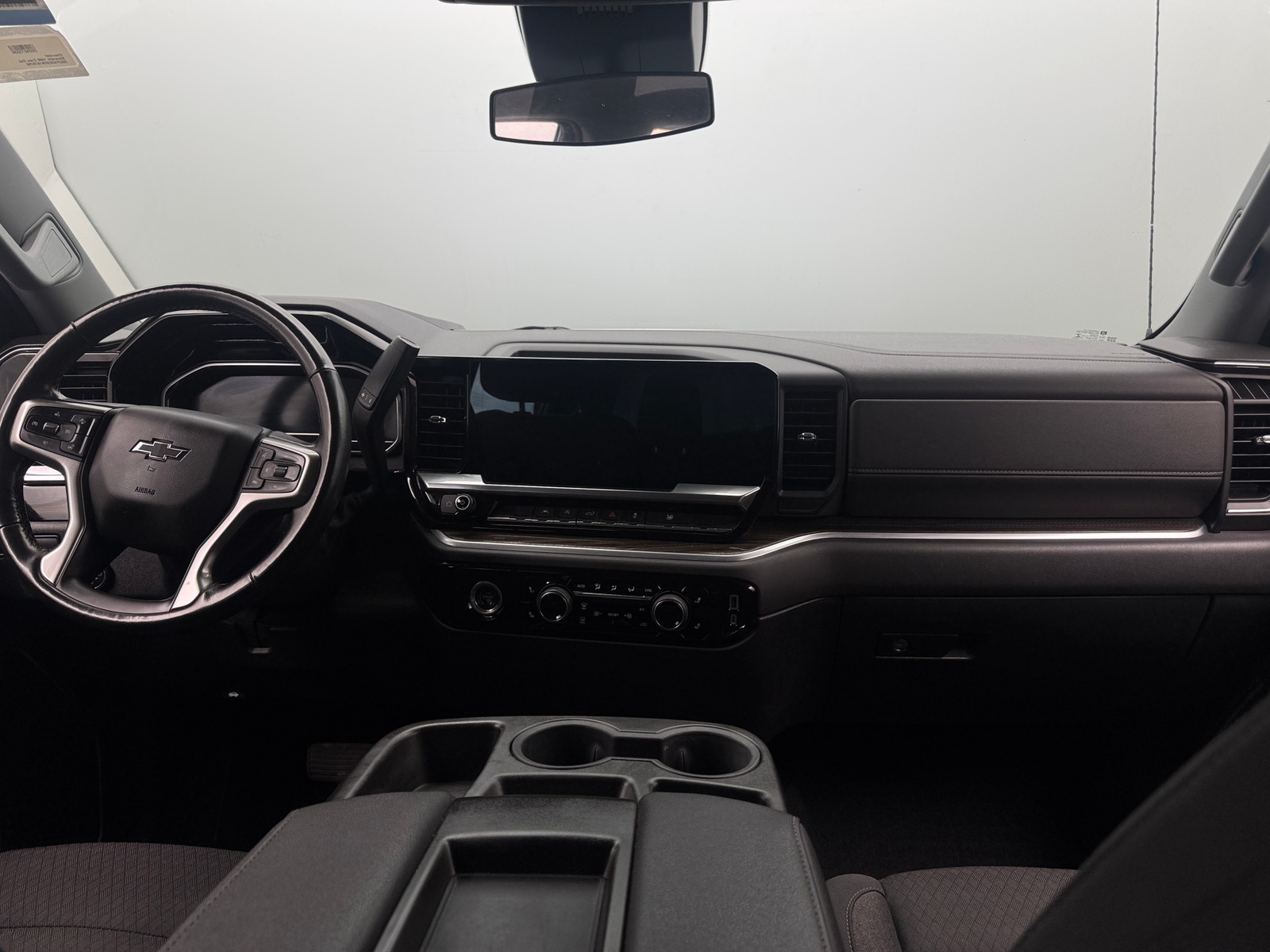 Thumbnail: 2022 Chevrolet Silverado 1500 - 3