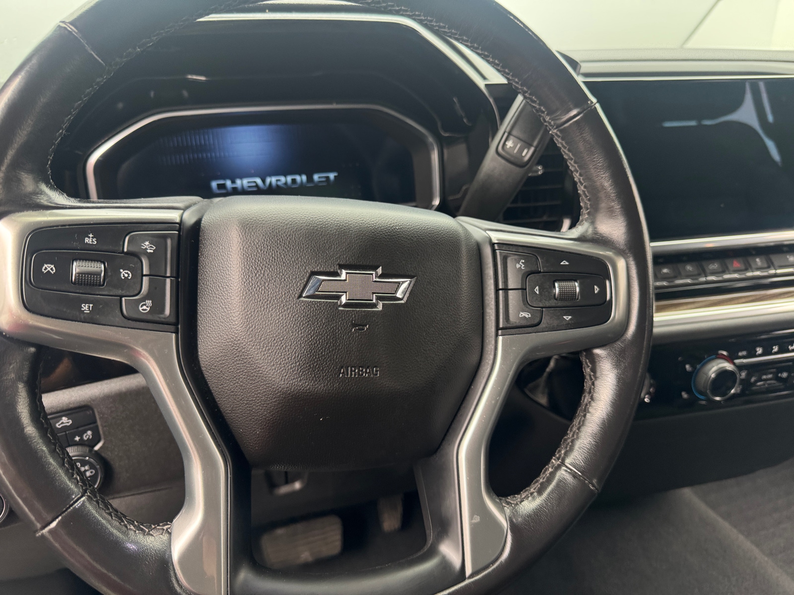Thumbnail: 2022 Chevrolet Silverado 1500 - 5