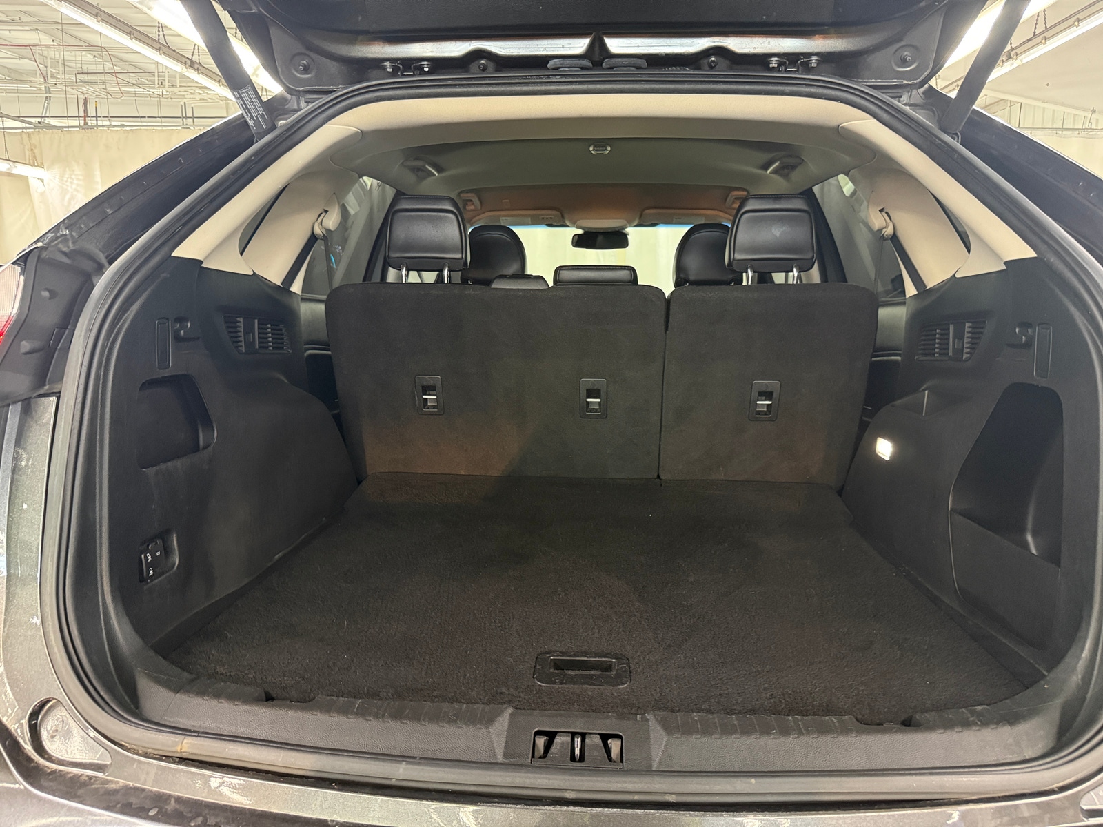 Thumbnail: 2019 Ford Edge - 7