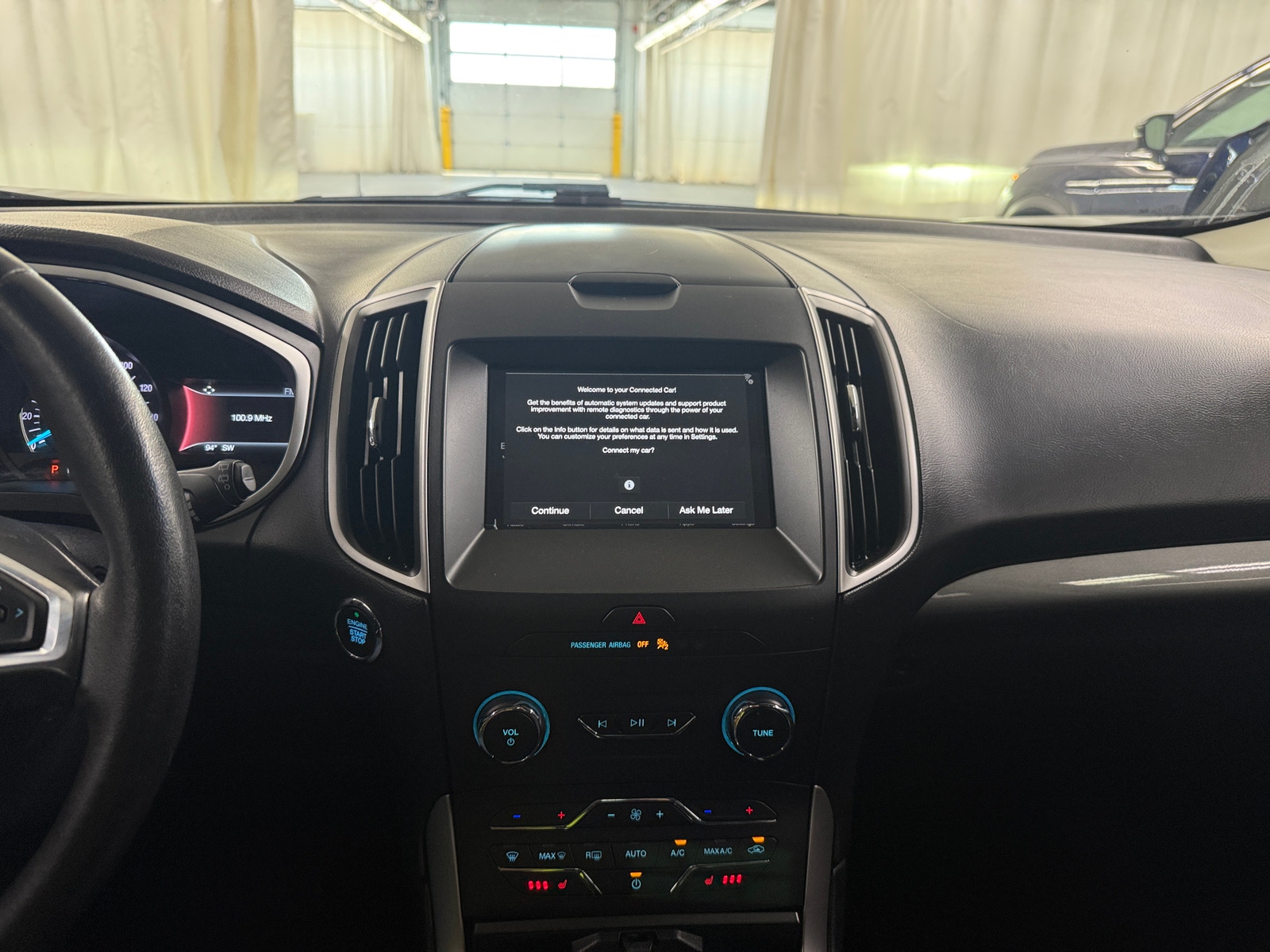 Thumbnail: 2019 Ford Edge - 4