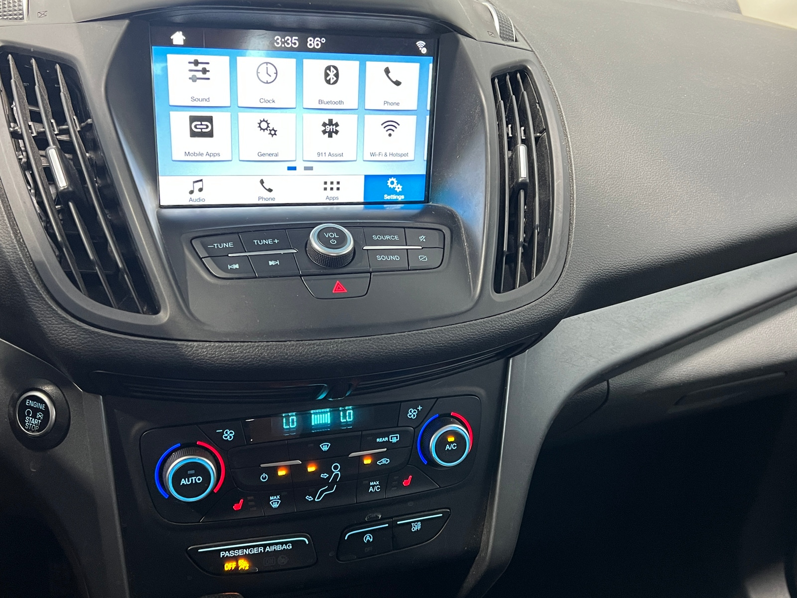 Thumbnail: 2019 Ford Escape - 4