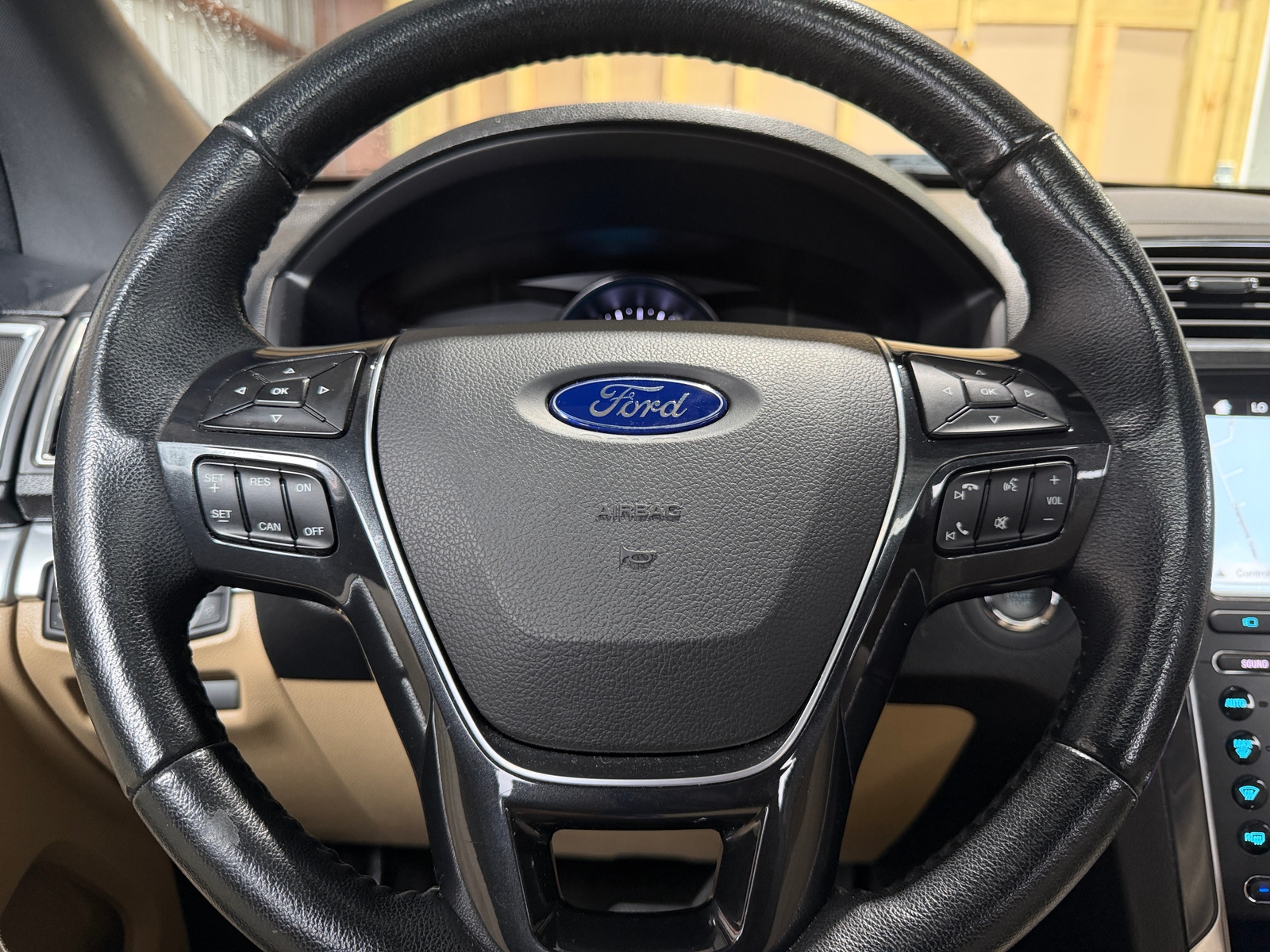 Thumbnail: 2017 Ford Explorer - 4