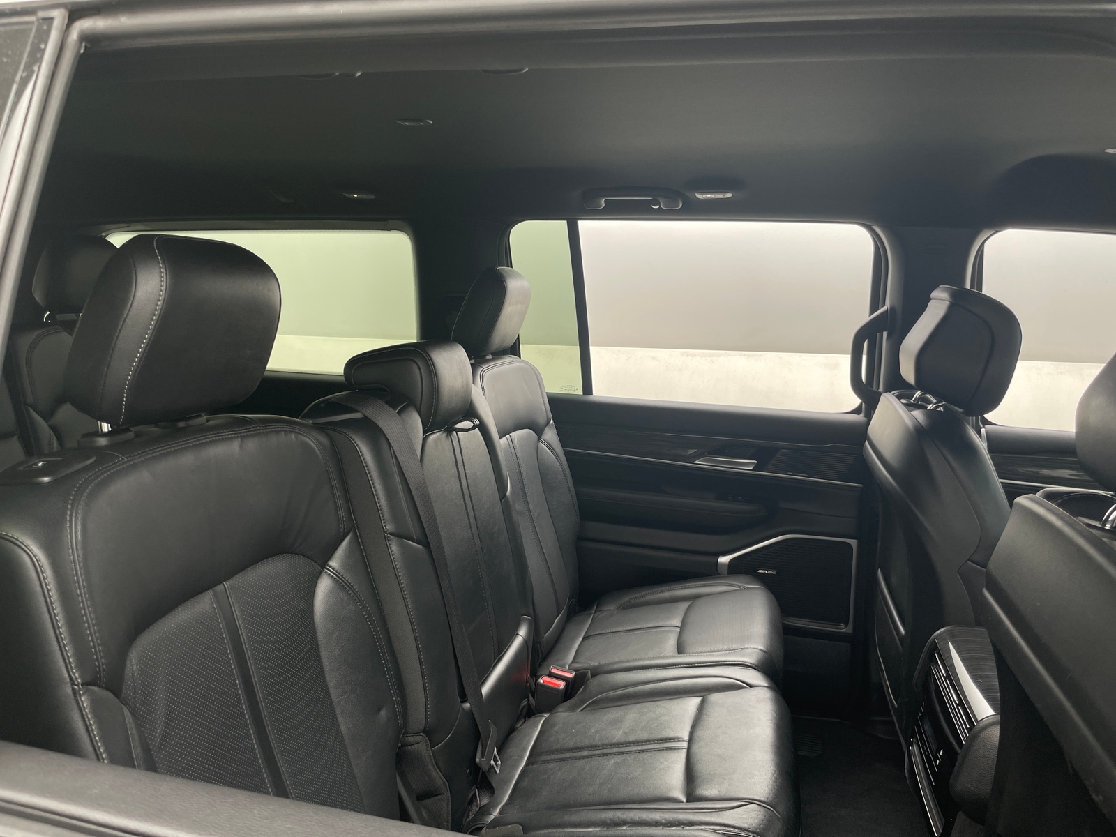 Thumbnail: 2022 Jeep Wagoneer - 5