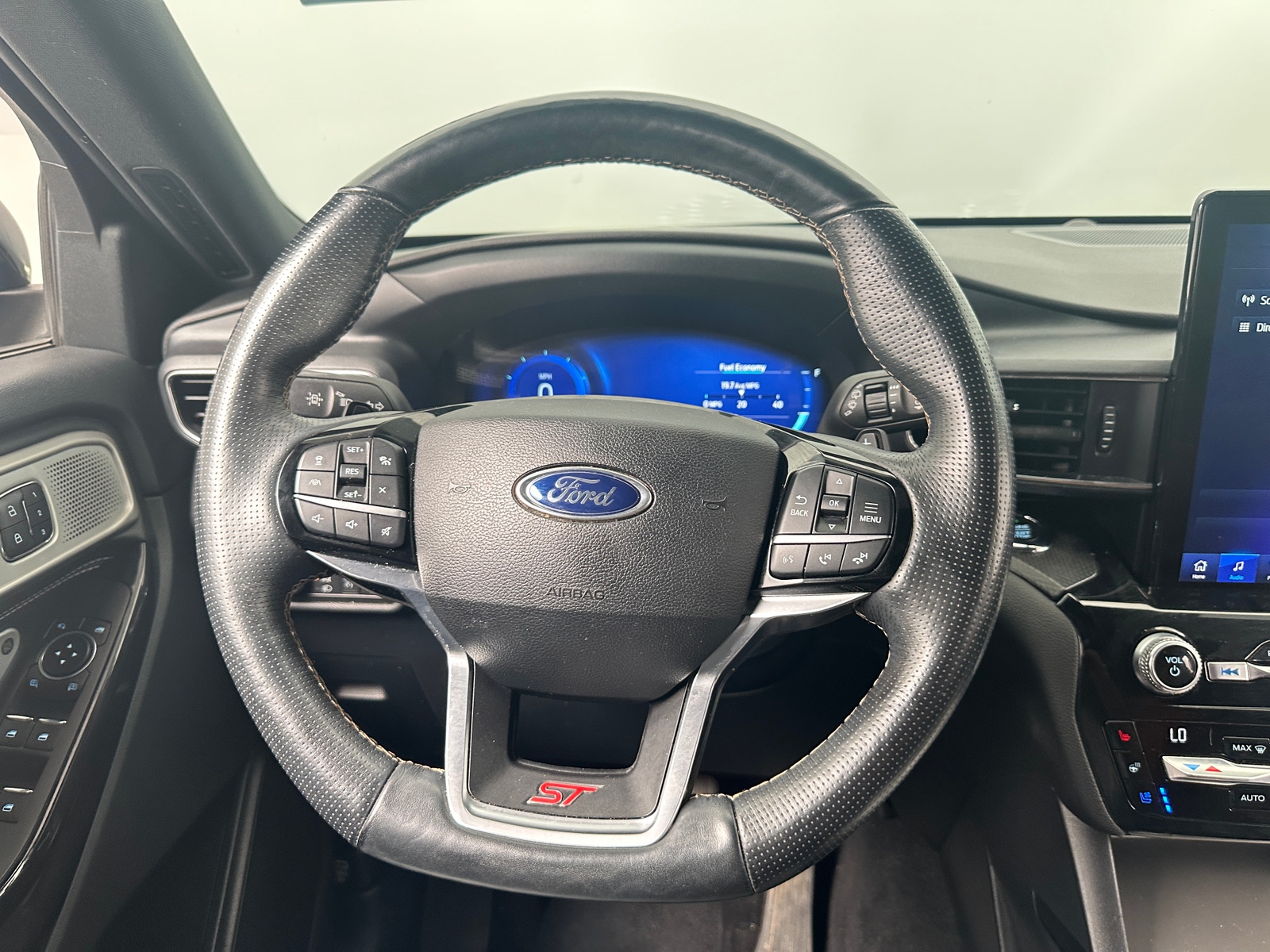 Thumbnail: 2021 Ford Explorer - 4