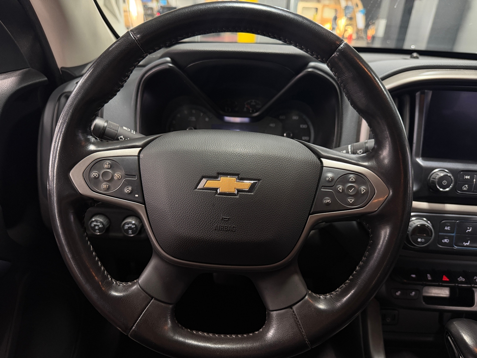 Thumbnail: 2022 Chevrolet Colorado - 5