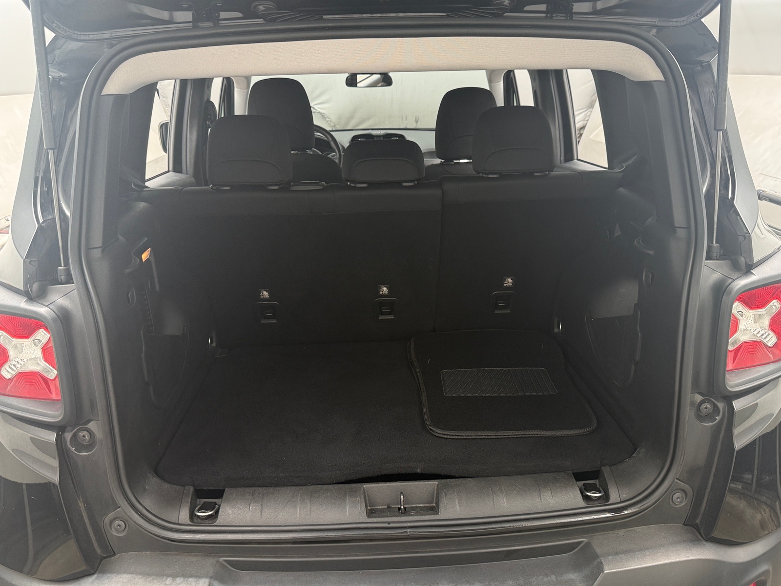 Thumbnail: 2021 Jeep Renegade - 7