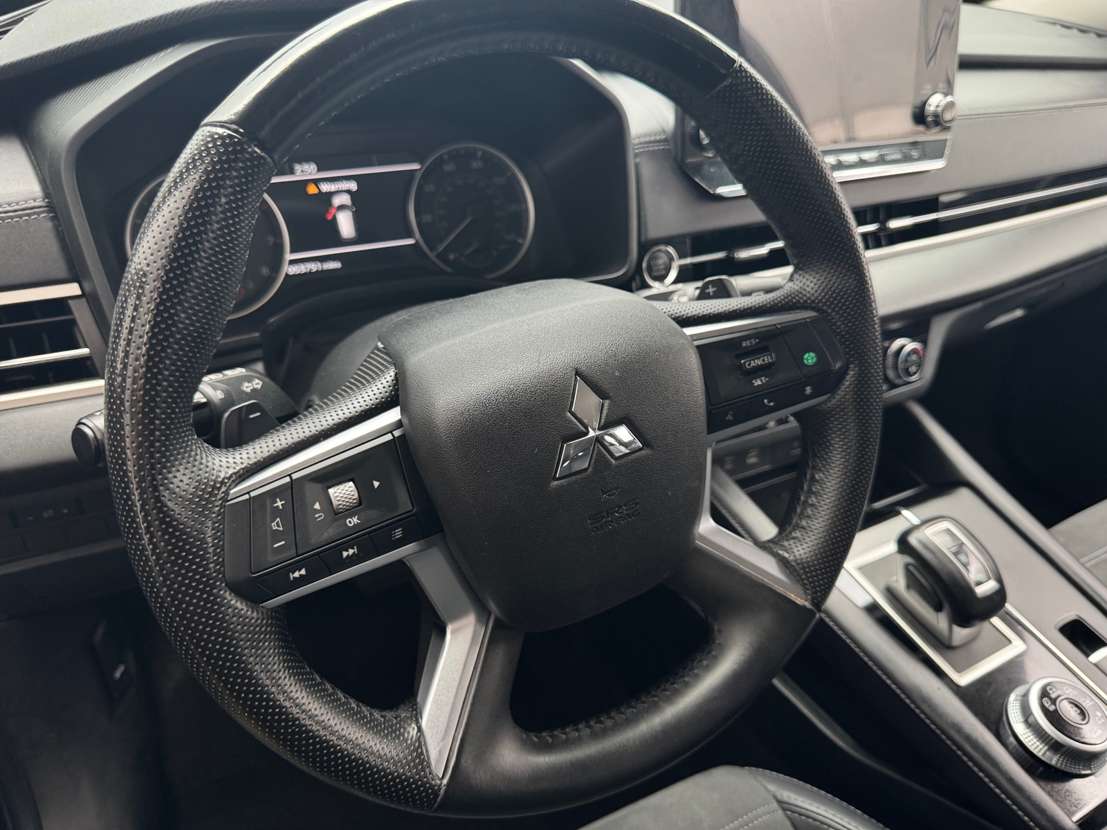 Thumbnail: 2024 Mitsubishi Outlander - 4