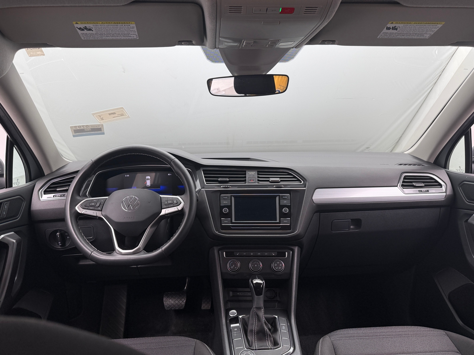 Thumbnail: 2023 Volkswagen Tiguan - 3