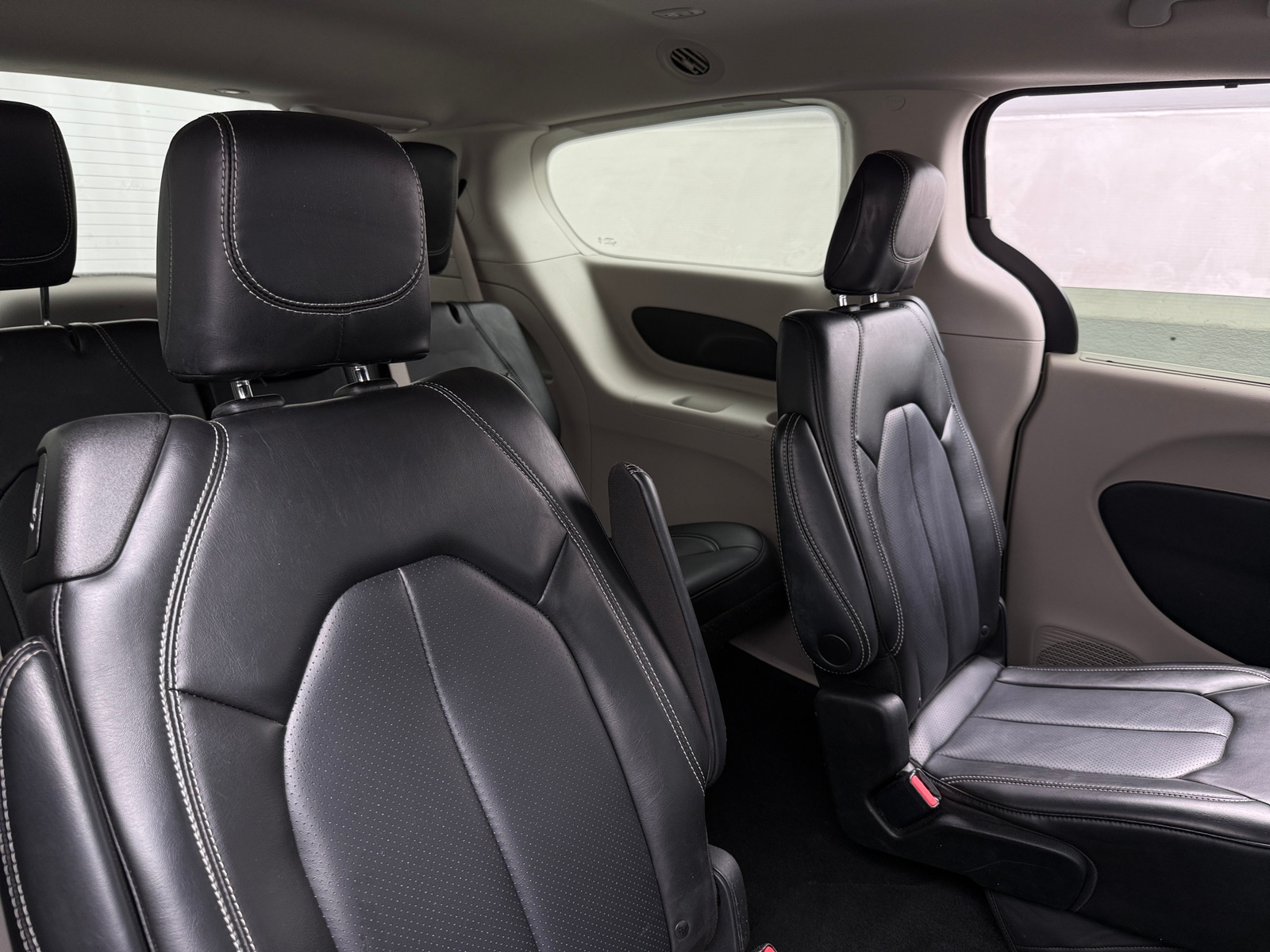 Thumbnail: 2023 Chrysler Pacifica - 5