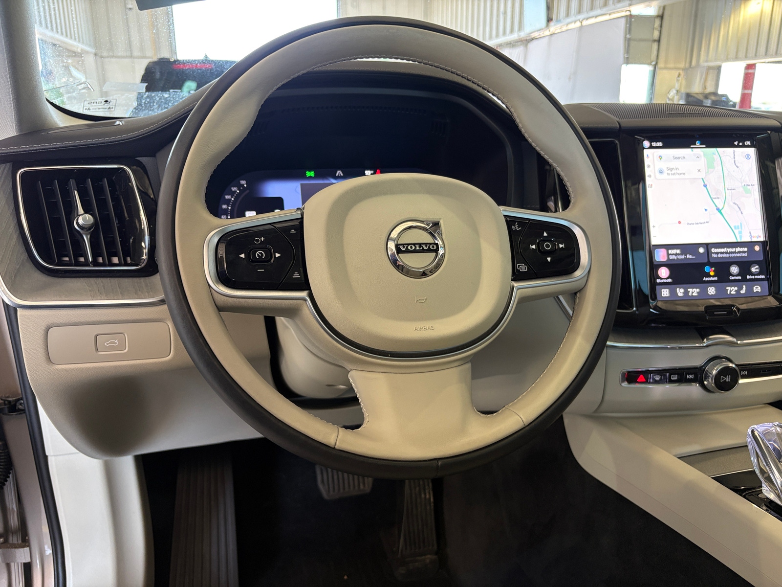Thumbnail: 2025 Volvo XC60 - 4