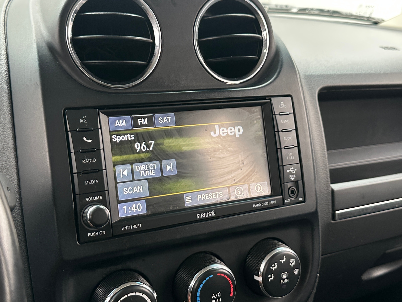 Thumbnail: 2017 Jeep Patriot - 3