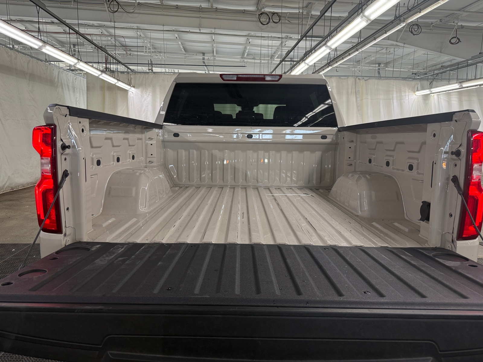 Thumbnail: 2026 Chevrolet Silverado 1500 - 7