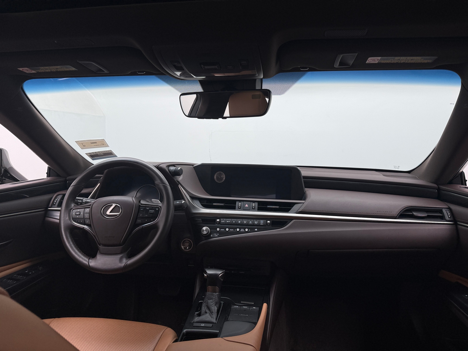 Thumbnail: 2021 Lexus ES - 2