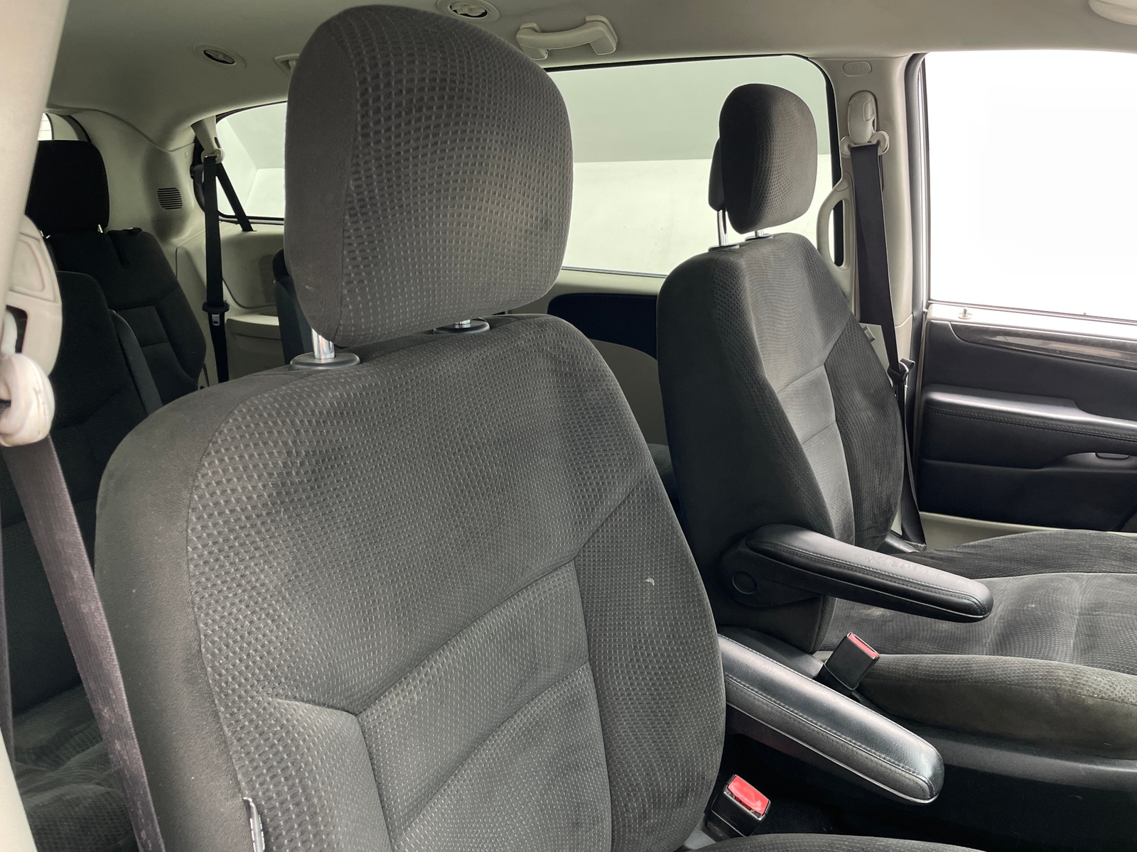 Thumbnail: 2017 Dodge Grand Caravan - 2