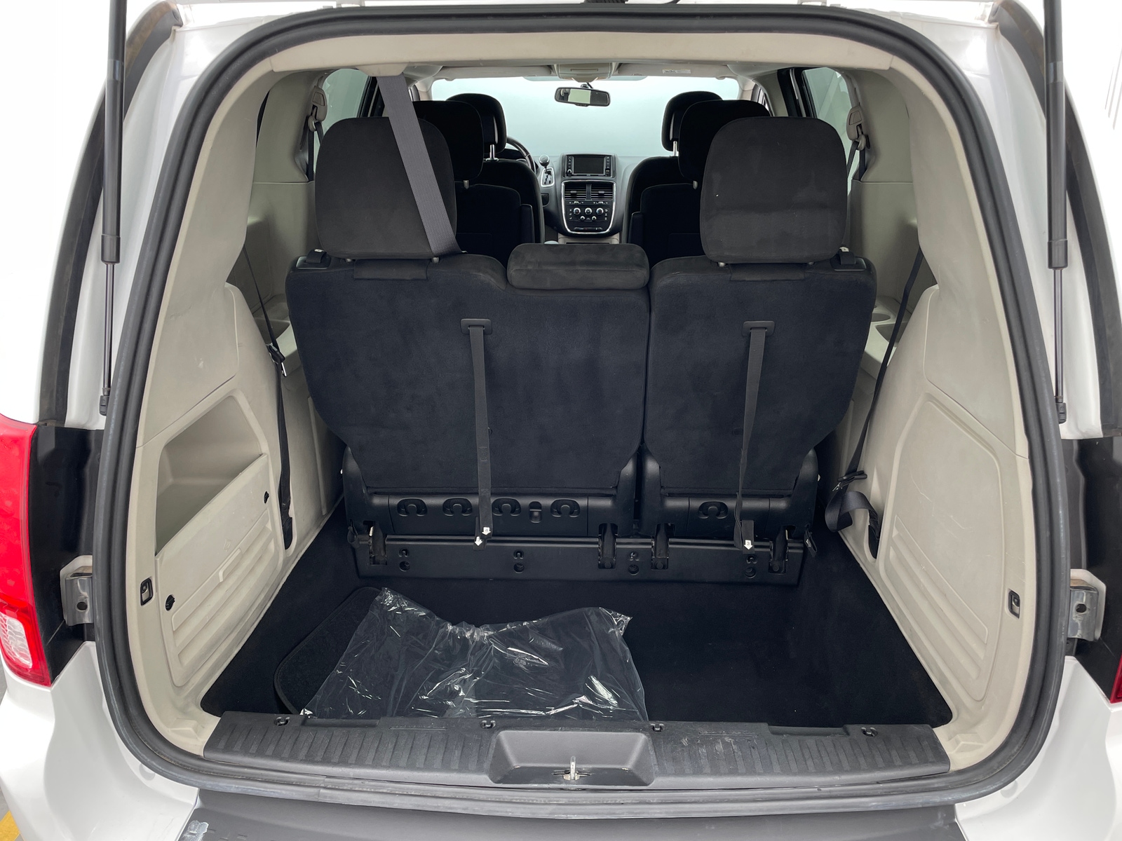 Thumbnail: 2017 Dodge Grand Caravan - 7
