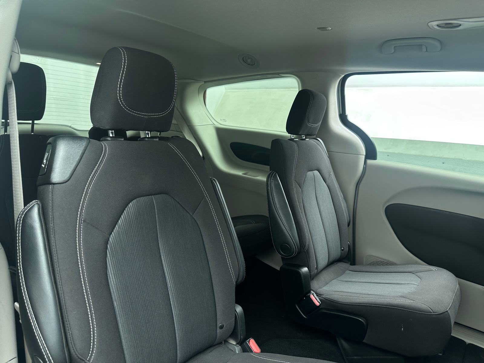 Thumbnail: 2023 Chrysler Voyager - 6